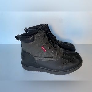 Levi’s Norway Duck Boots size 1.5 (little boys) black and gray